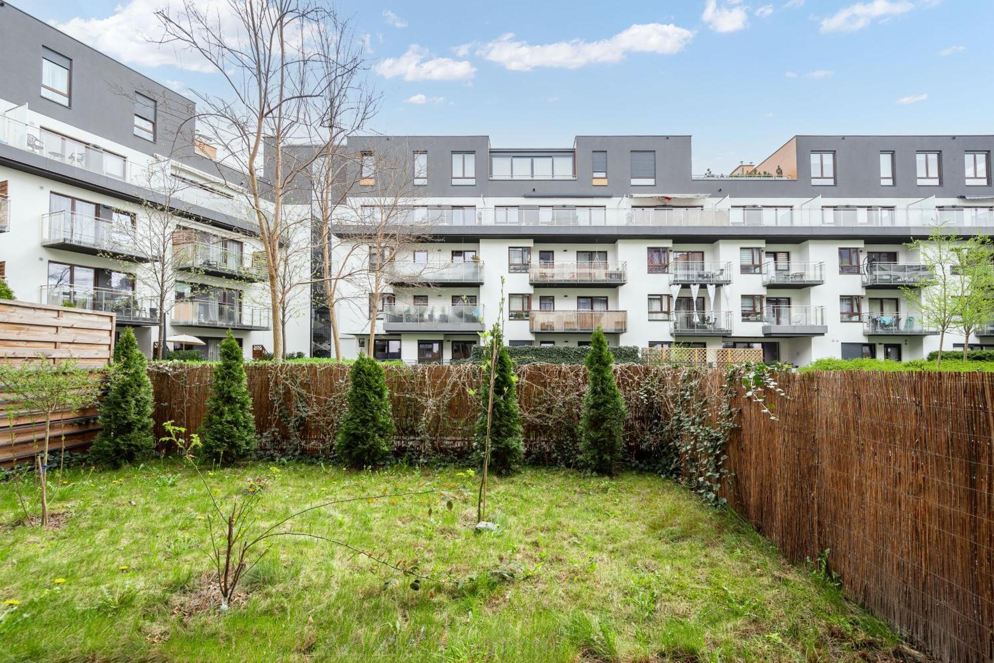 Royal Wilanow Apartment With Garden ワルシャワ エクステリア 写真